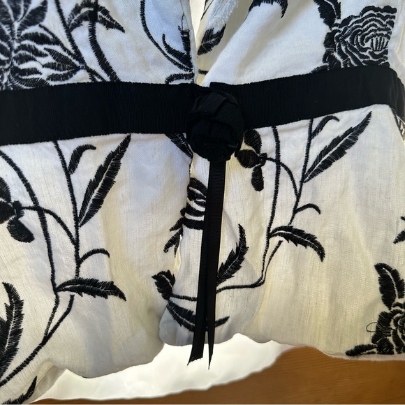 🦋 ICE Black & White Floral Open Front Cropped 3/4 Sleeve Blazer - Picture 8 of 12